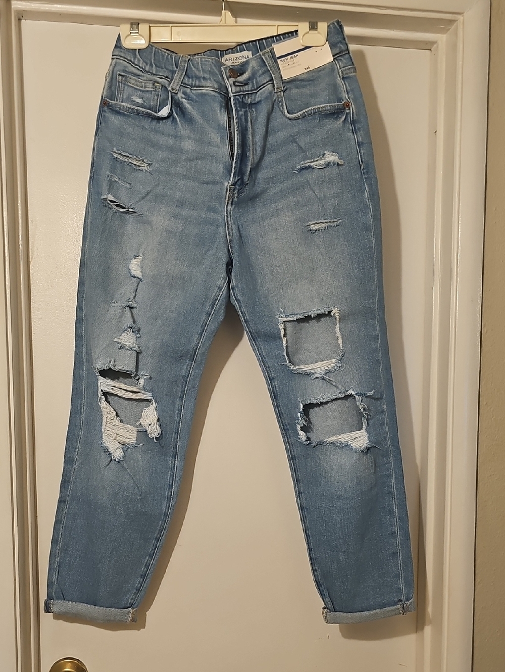 NWT Arizona Jean Company Light Blue Distressed Boyfriend Jeans Tote 9